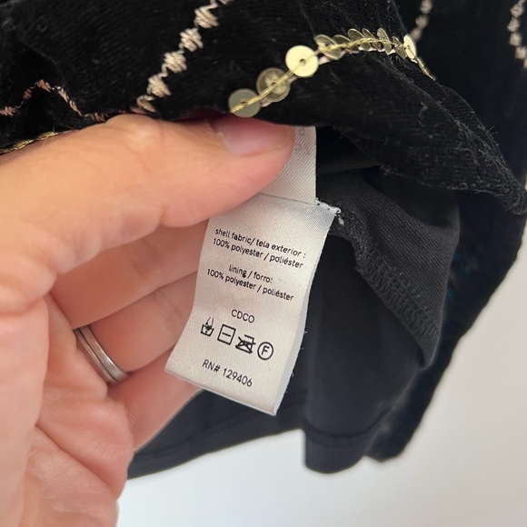 VENUS Black Velvet Embroidered Beaded Sequin Bell Sleeve Top Size 6 NWT - Picture 6 of 14